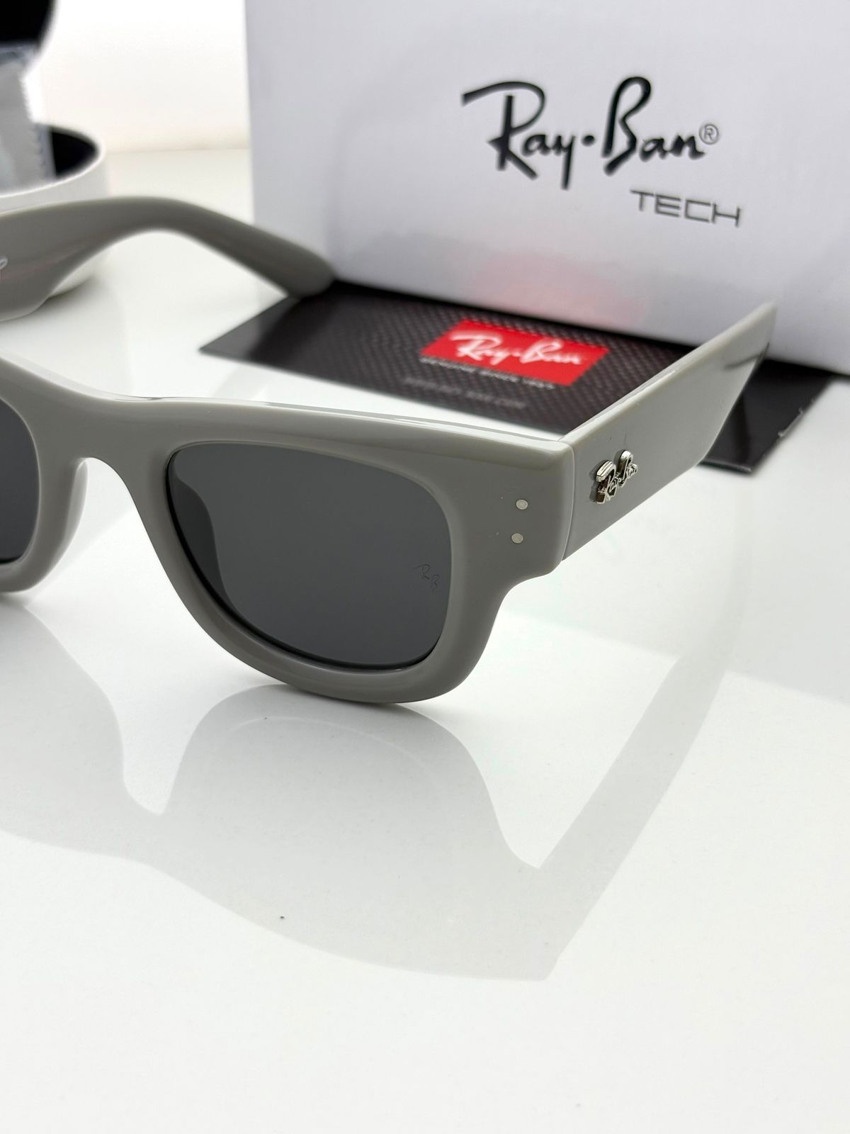 2690 PUFF White