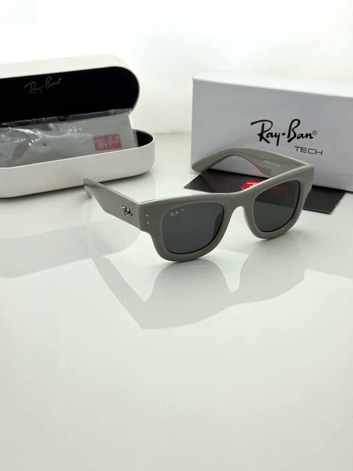 2690 PUFF White