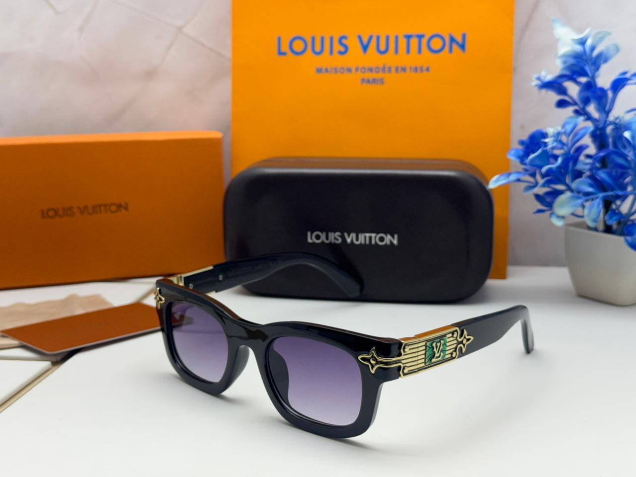 L&V-8898 Premium Square Sunglasses – Black Frame with Purple Gradient Lens