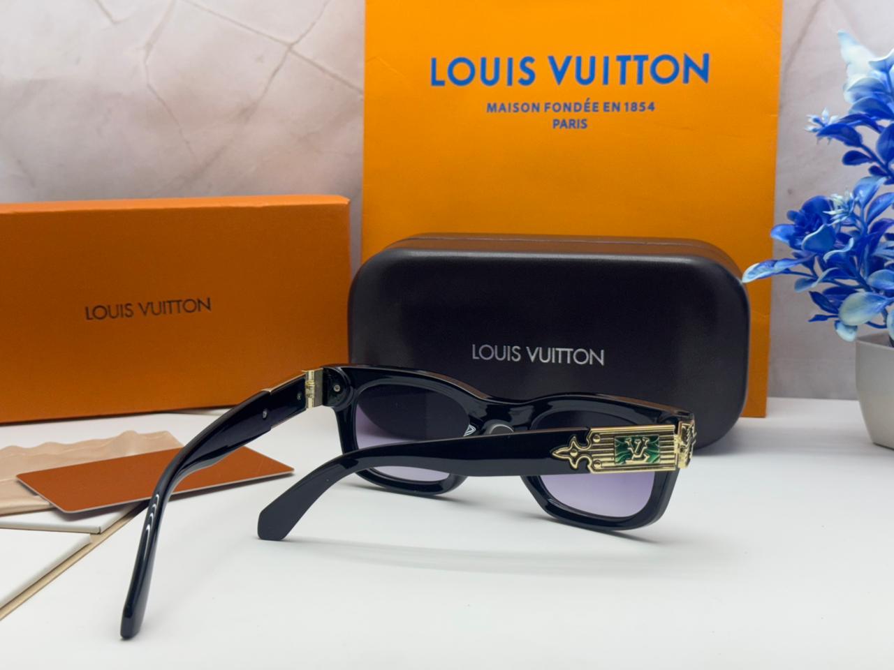 L&V-8898 Premium Square Sunglasses – Black Frame with Purple Gradient Lens