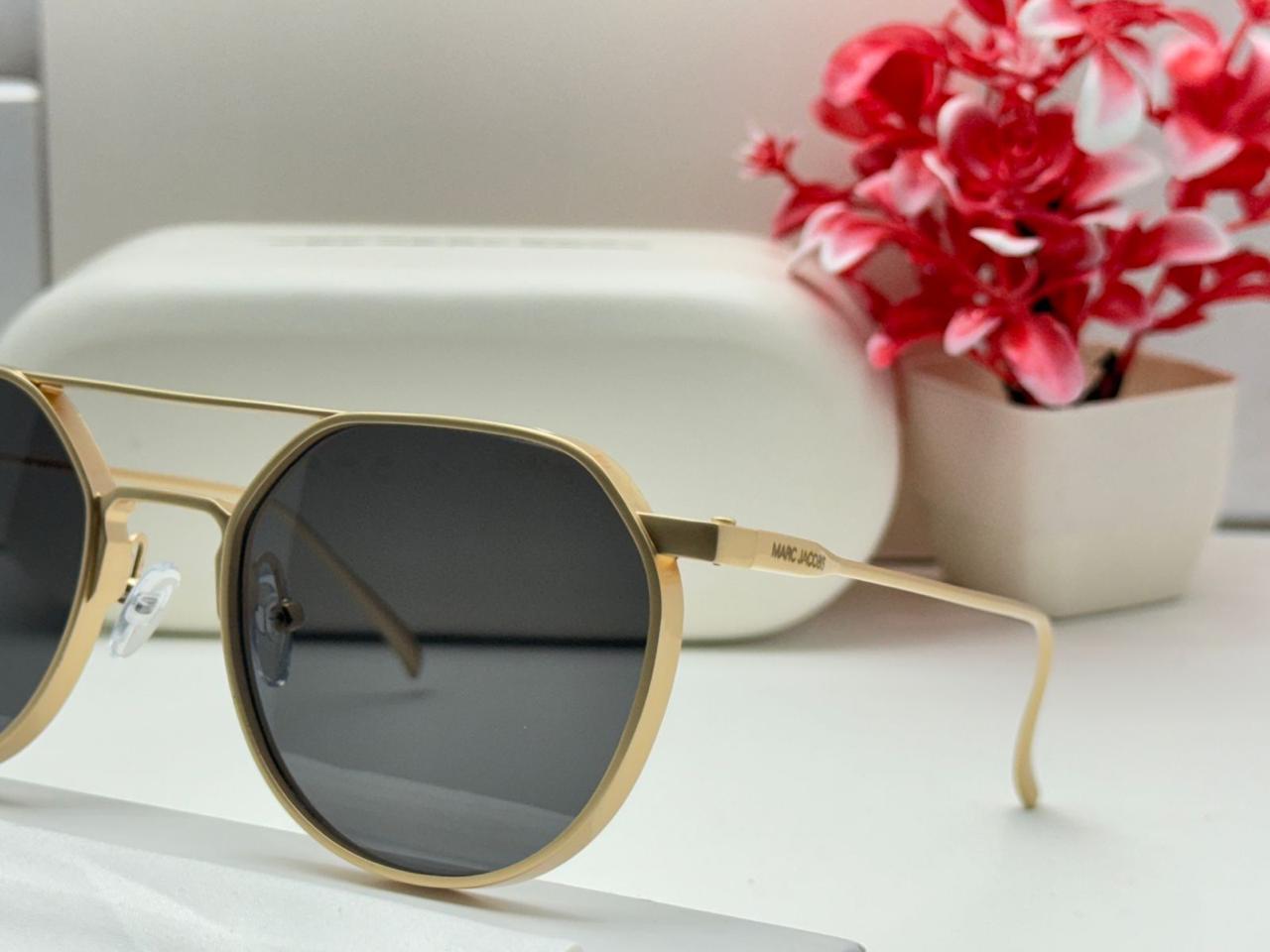 M&J-3232 Gold Black Aviator Sunglasses