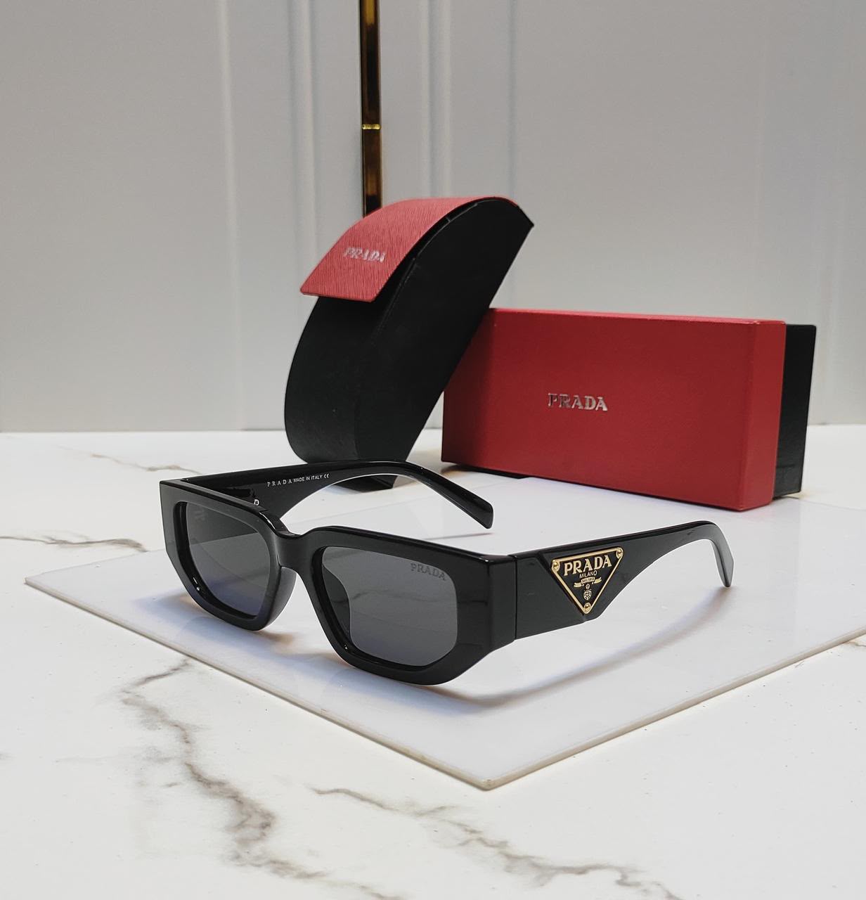 PD4511 -Inspired Black Rectangle Sunglasses