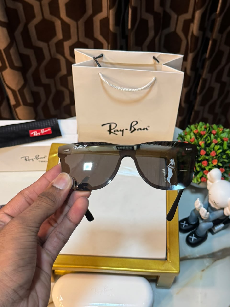 R-222 Black