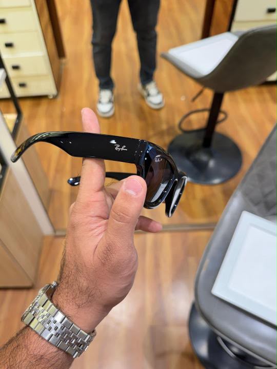 4940 GLOSSY BLACK