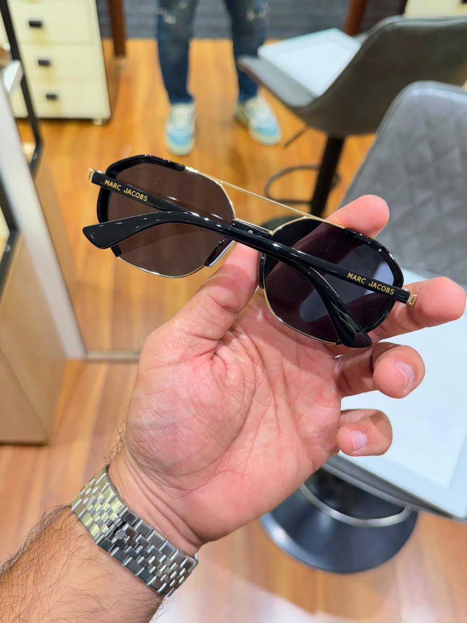 MJ-7977 Black with Black Lens